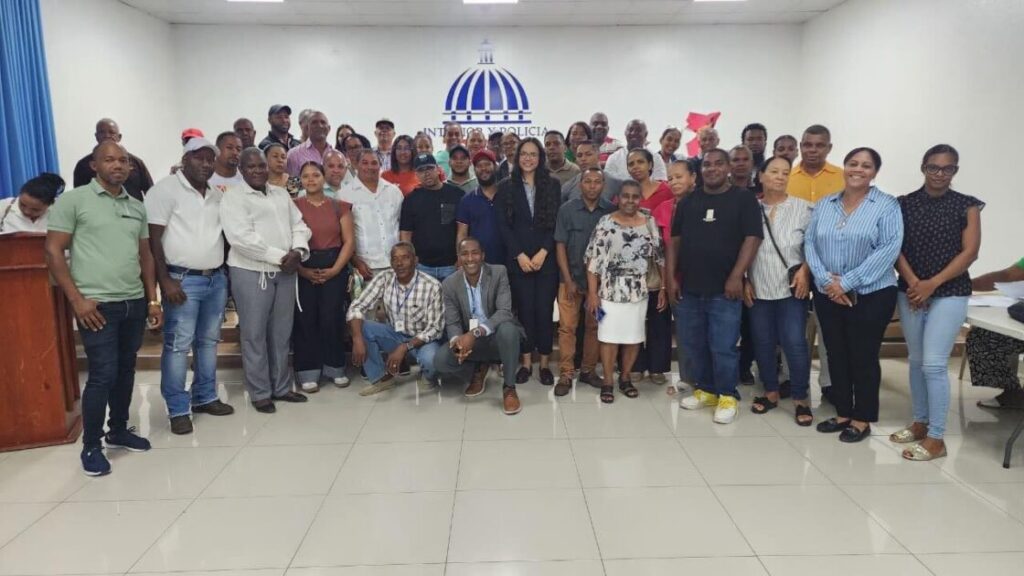 Supérate a través de su Oficina Regional El Valle, realizó una capacitación dirigida a comerciantes de Azua, San Juan y Elías Piña