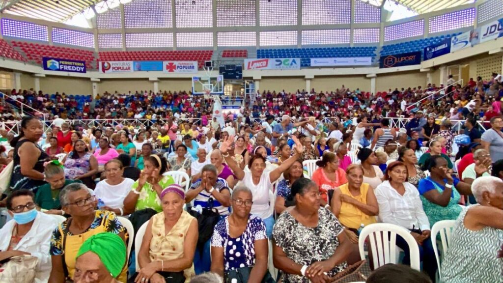 @ginette_bj: «Puerto Plata vivió una verdadera fiesta para celebrar a nuestras madres en la actividad “Madres que Sostienen: Alimentan, Protegen e Inspiran»