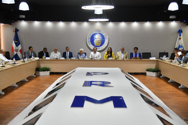“En el @PRM_Oficial no hay tensiones” @JosePaliza: Dirección ejecutiva del partido sostiene reunión rutinaria