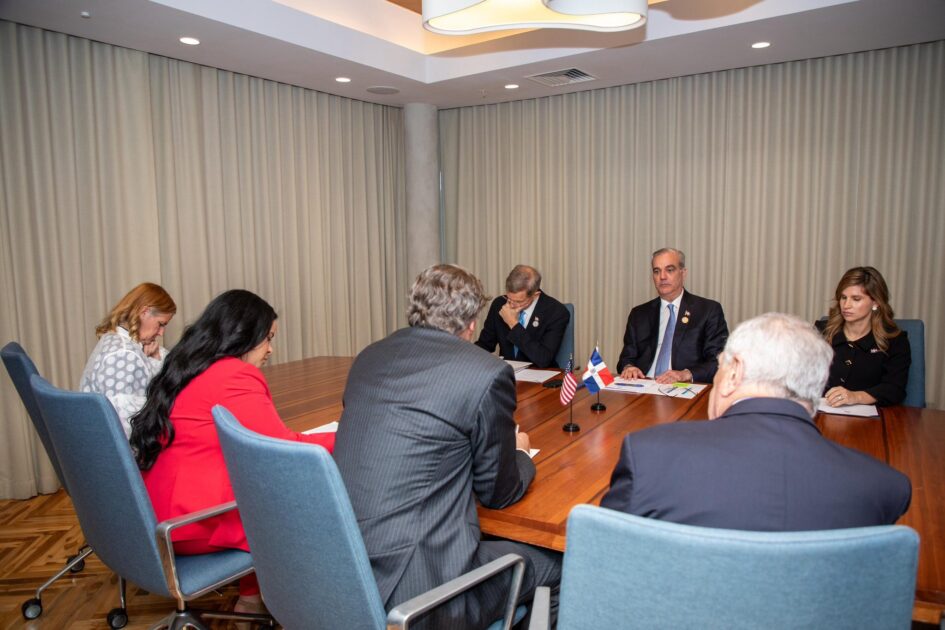 @LuisAbinader sostuvo encuentros bilaterales con el presidente de Israel @Isaac_Herzog, y el subsecretario de Estado de EE.UU, Christopher Landau