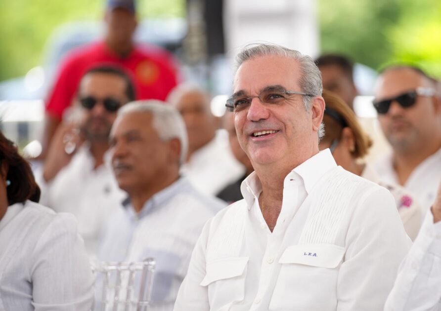 Presidente Abinader inaugurará un hospital, estación de bombeo de agua potable, una carretera, dos techados deportivos, una parroquia, una escuela, 27 aulas de inicial y un parque, en Santiago desde el viernes hasta el domingo