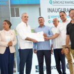 Presidente Abinader entrega remozamiento general y moderna área de Emergencia del hospital municipal de Cevicos