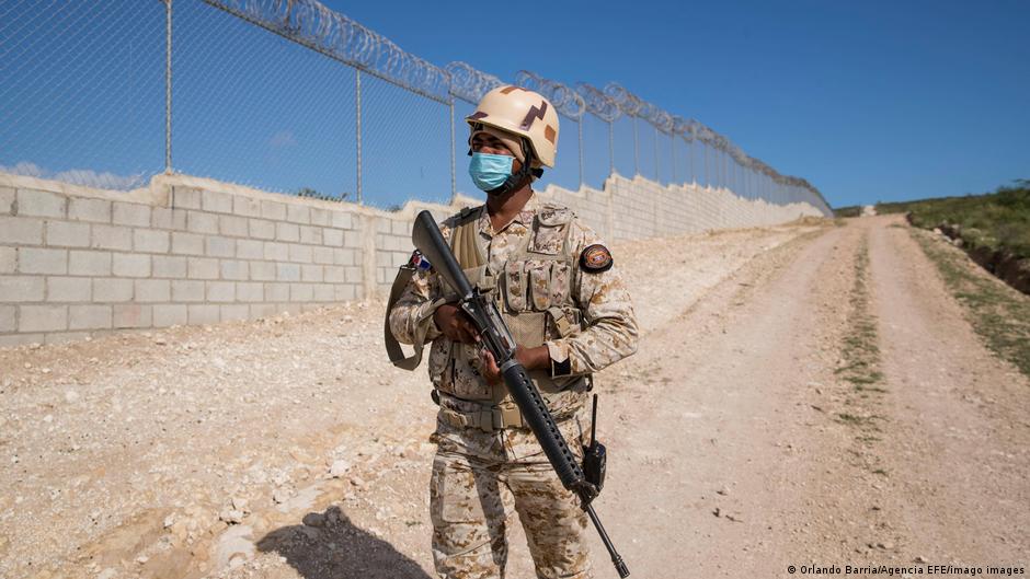 Dominicana ampliará verja en la frontera con Haití