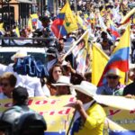 Maestros de Ecuador protestan contra acuerdo ministerial
