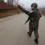 Corea del Sur detiene soldado norcoreano que cruzó frontera
