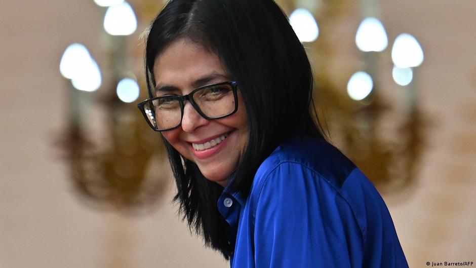 Presidenta de Venezuela llega a Turquía tras dejar India