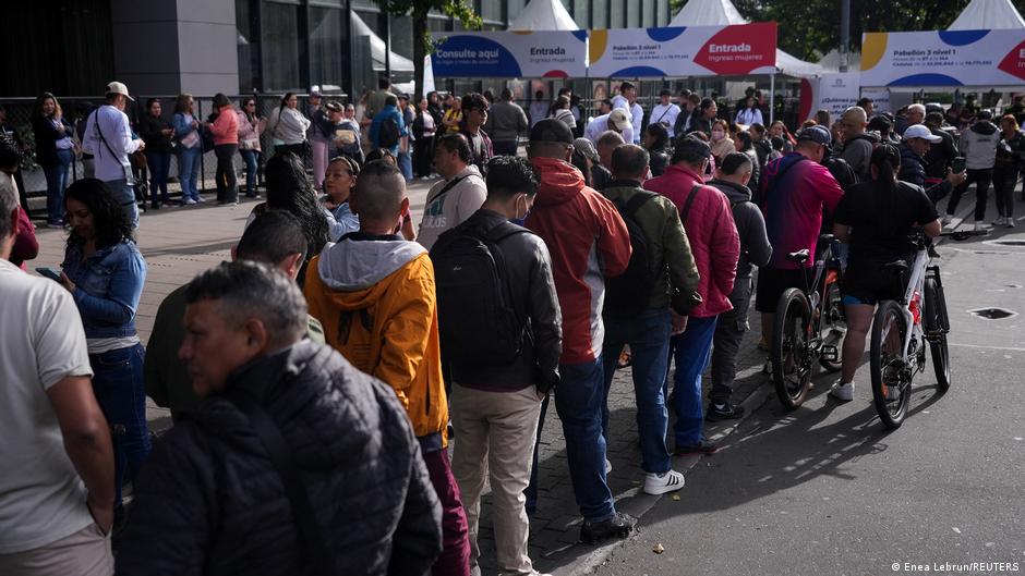 Colombia: De la Espriella supera a Cepeda en reñido balotaje