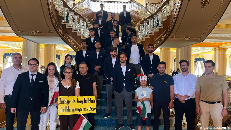 Selección de Irán parte a México para participar en el Mundi