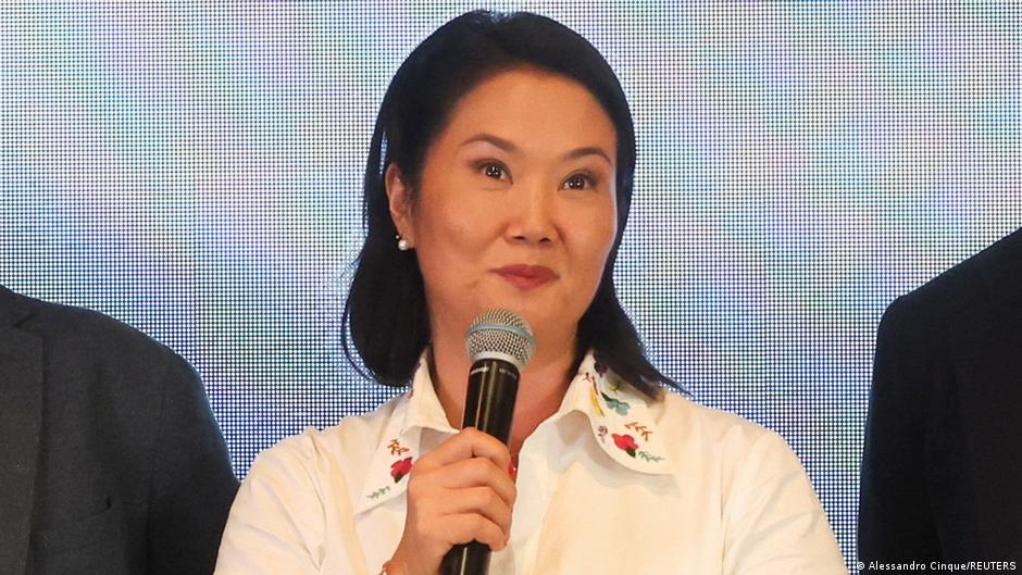 Fujimori mantiene leve ventaja de 0,006 % sobre Sánchez
