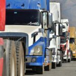 Miles de transportistas atrapados en los bloqueos de Bolivia