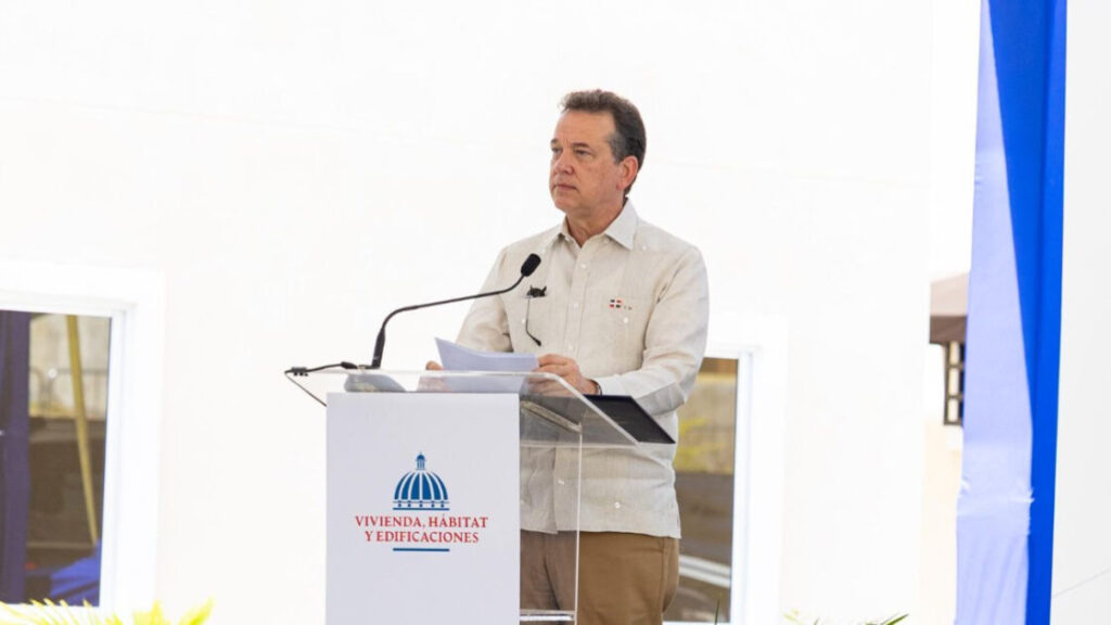 Ministro Ito Bisonó destaca que más de 1,300 dominicanos ya tienen hogar propio en urbanización San José