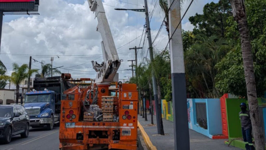 Edeeste avanza en proyectos de modernización eléctrica en La Altagracia con inversión superior a los RD 1,060 millones