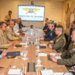 Ministro de Defensa recibe delegación del Comando Sur de los Estados Unidos para fortalecer la cooperación estratégica bilateral
