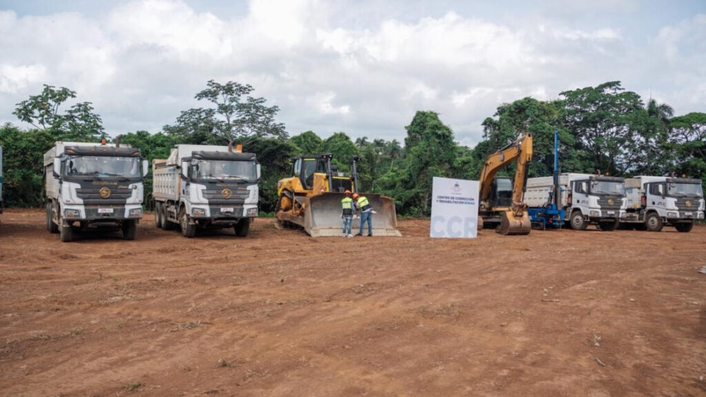 Bonao contará con un nuevo CCR para 700 privados de libertad; el ministro Mivhed inicia los trabajos de construcción