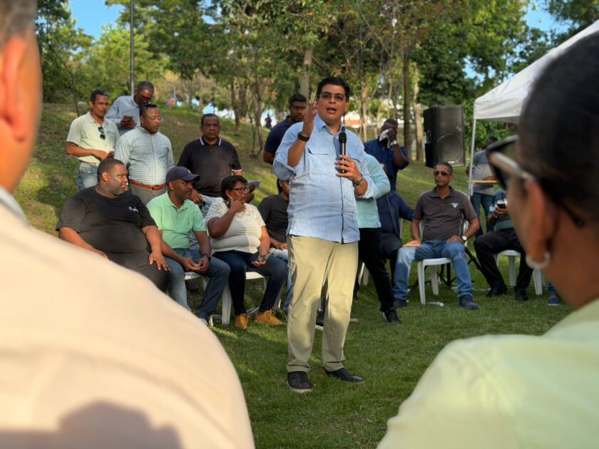 Unión de Juntas de Vecinos valora modelo de transformación urbana de Fellito Suberví en Cristo Rey