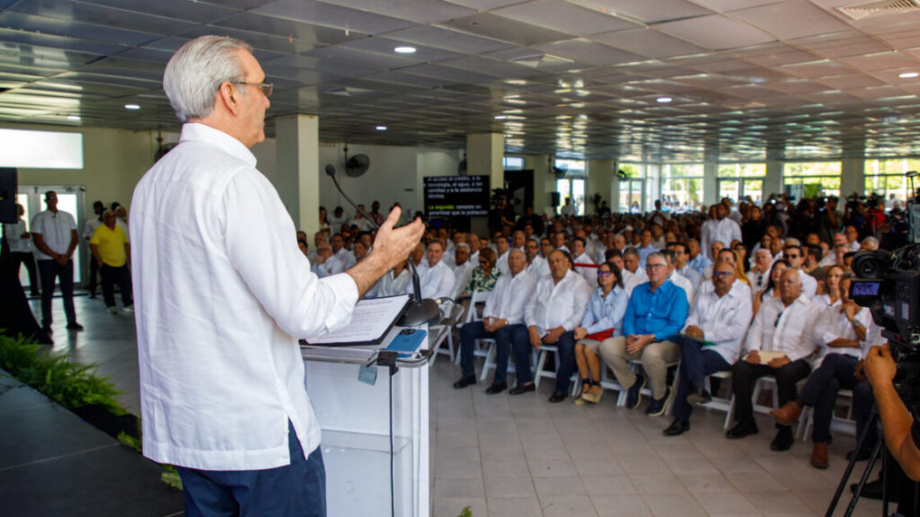 Presidente Abinader agradece el compromiso del sector agropecuario y afirma que el reconocimiento de la FAO pertenece a todo el pueblo dominicano, especialmente a hombres y mujeres que trabajan día a día en el campo