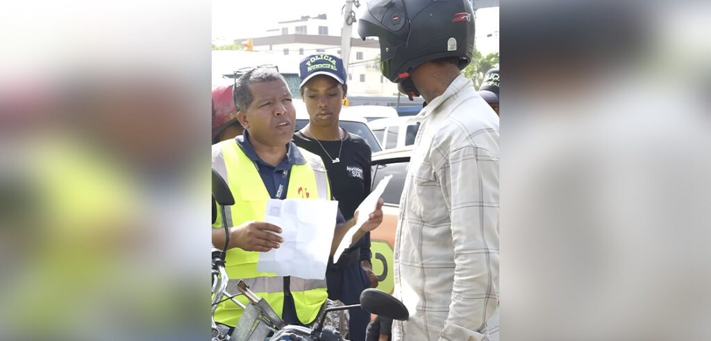 Inician operativo de fiscalización y regularización de paradas de motoconchos en SDE