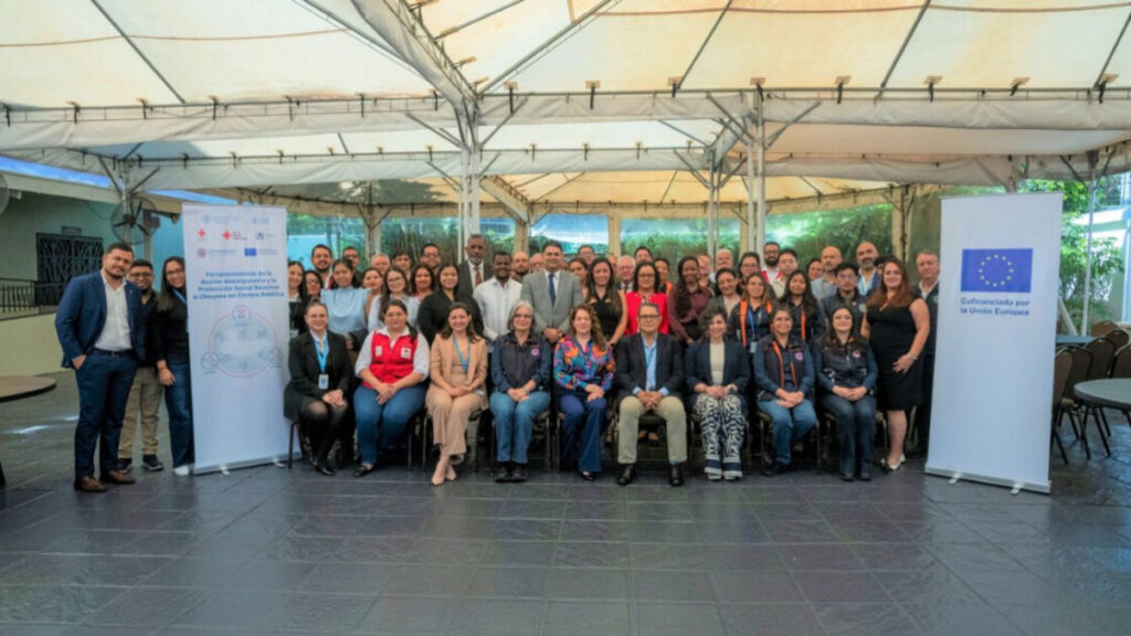 Siuben presenta experiencia dominicana en protección social adaptativa durante misión técnica regional en Guatemala