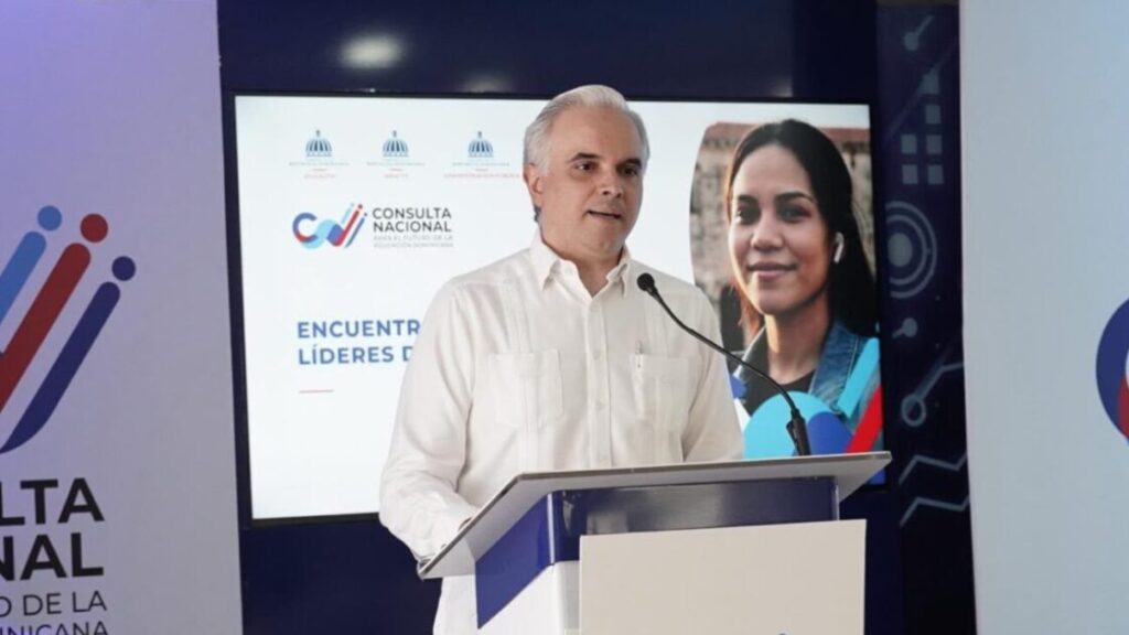 Consulta Nacional presenta a líderes de opinión la visión transformadora de la reforma educativa
