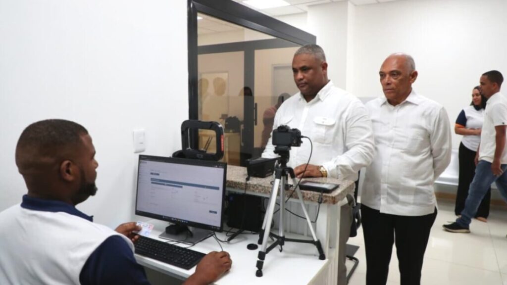 Intrant apertura en Samaná su primera oficina de licencias de conducir 