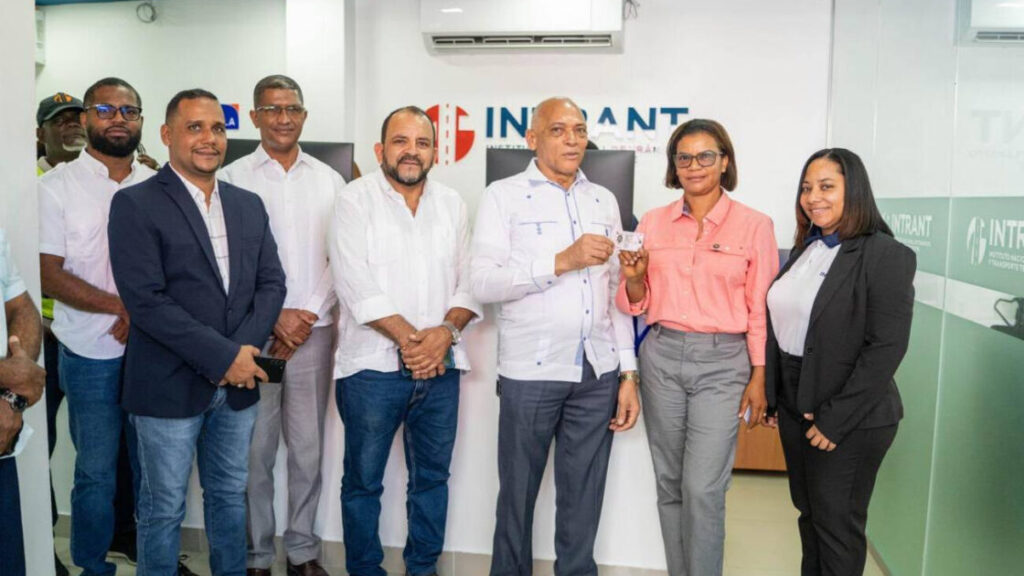 Intrant inaugura en Monte Plata primera oficina de licencias de conducir para beneficiar a más de 52,000 ciudadanos