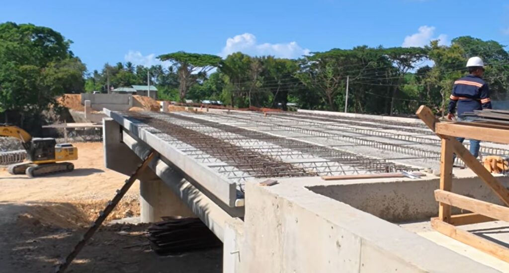 Actualidad de la construcción del puente sobre el río Camú en Puerto Plata| Infraestructura RD @RDMOPC @RD_VIAL