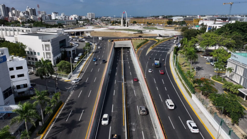 Nuevo túnel de la Plaza de la Bandera mejora la movilidad en su primer día de operación