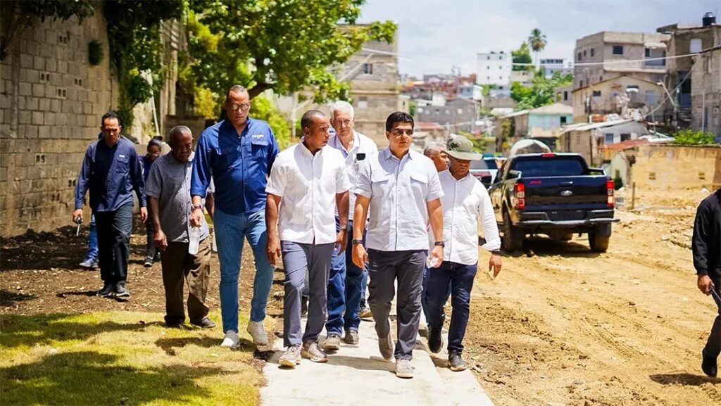 CAASD @FellitoSubervi ejecuta obras de agua y cañadas por más de RD$11,000 millones