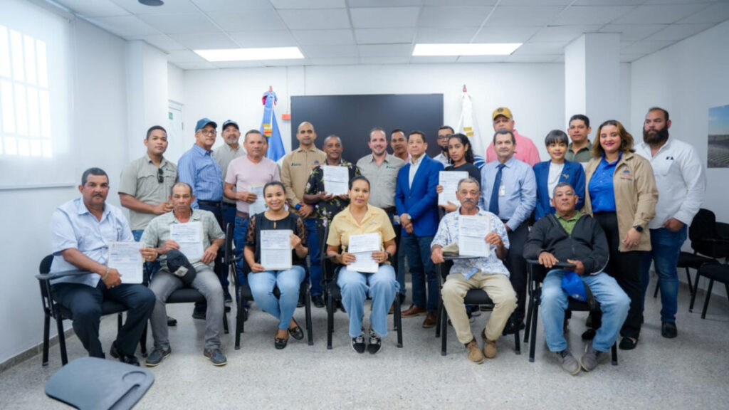 Dieciocho productores de la región Norte reciben más de RD 15 millones para tecnificar sus predios