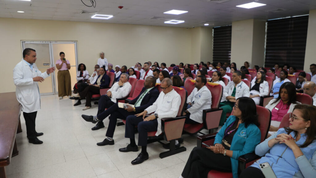 Director SNS inicia recorrido por maternidades del país; establece tolerancia cero a la mortalidad materno-infantil evitable