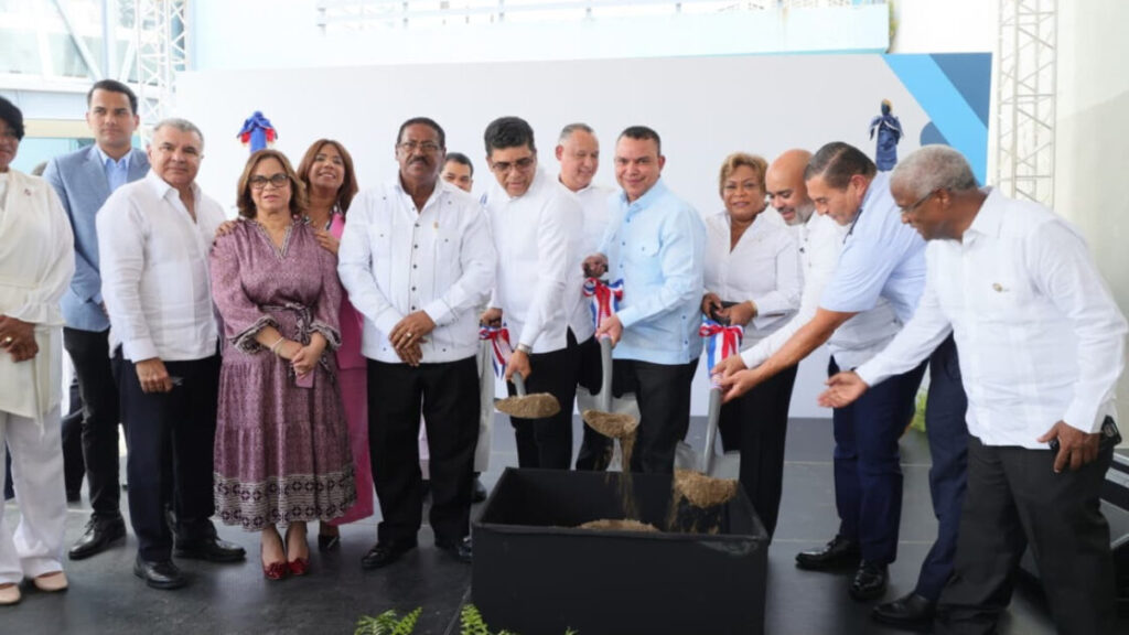 SNS inicia remozamiento de Emergencia y Edificio Pediátrico del Hospital Darío Contreras