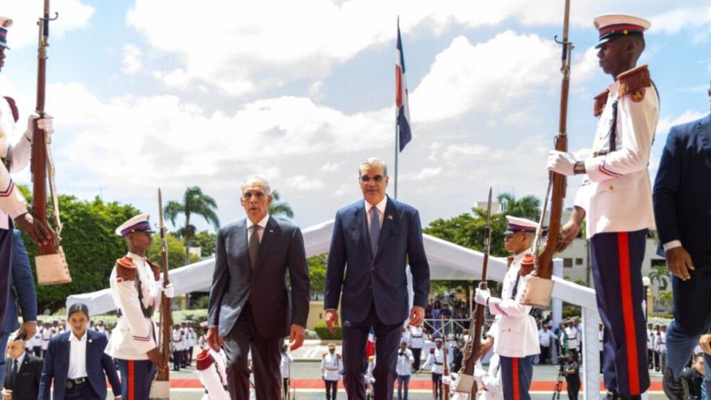 Presidente Abinader recibe en el Palacio Nacional al presidente de Honduras, Nasry Asfura Zablah