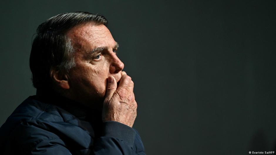 Hijos de Bolsonaro podrán visitarlo pero con restricciones