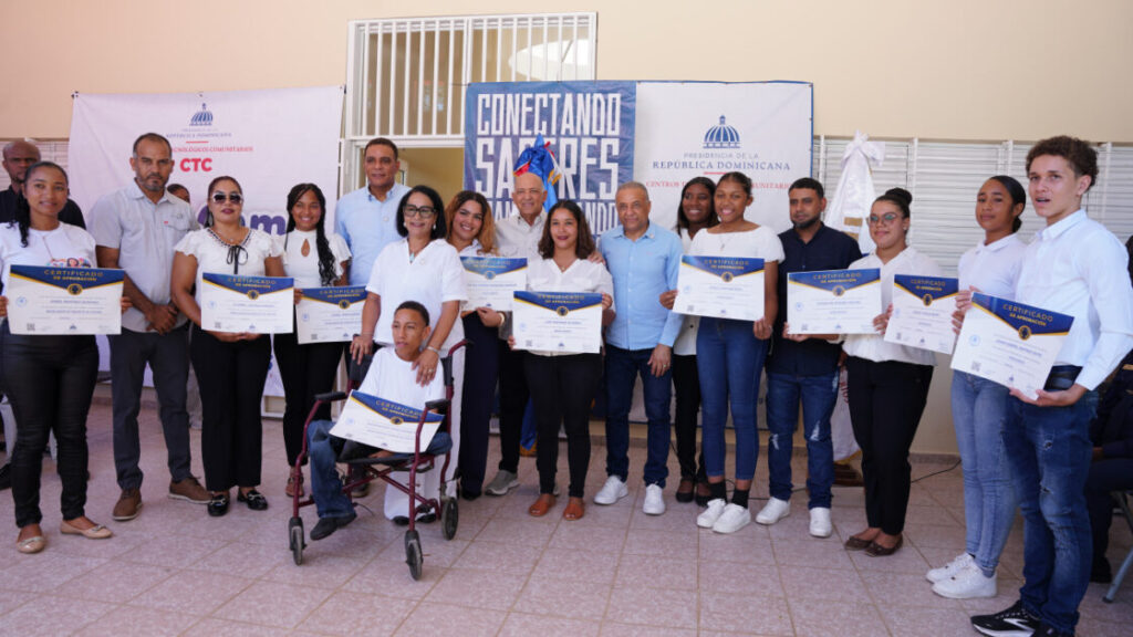 CTC certifica a 250 jóvenes en Jamao al Norte y fortalece la inclusión digital