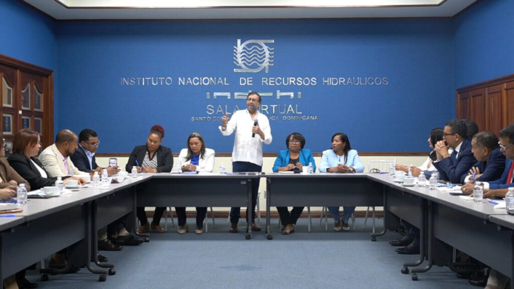 Indrhi presenta a autoridades de la región Suroeste los diseños de las obras complementarias de la presa Monte Grande