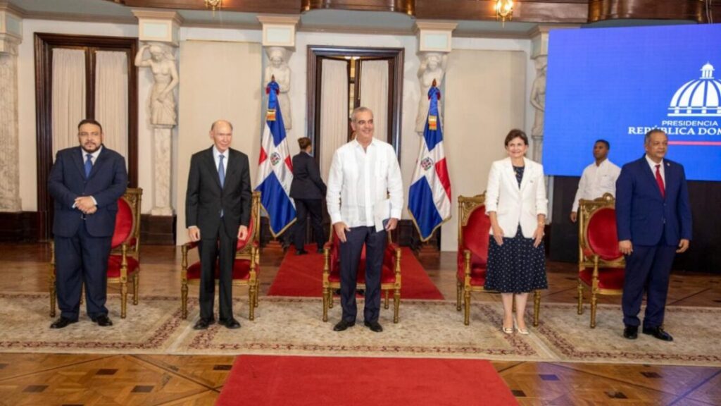 Presidente Abinader anuncia nueva sede para la Academia Dominicana de la Historia en su 95. ° aniversario