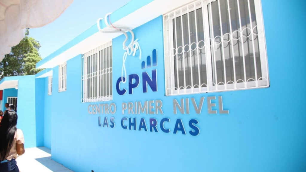 Entregan remozado Centro de Primer Nivel Las Charcas, en Azua