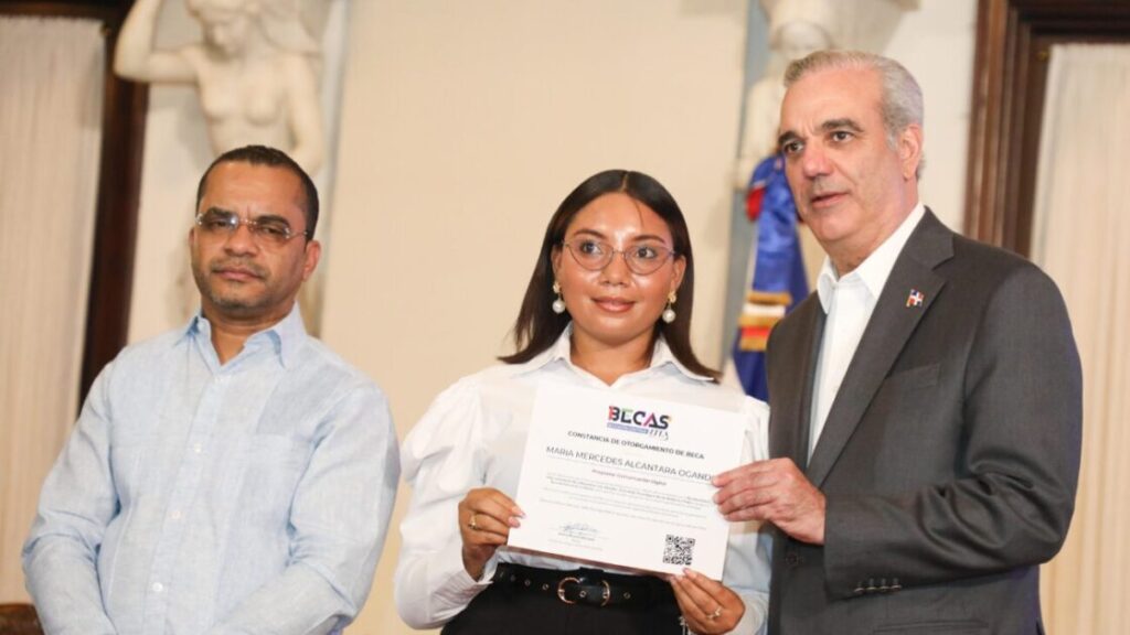 Presidente Abinader transforma la educación digital a través del ITLA entregando más de 36,000 becas tecnológicas