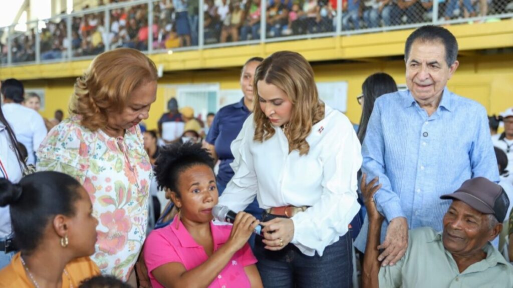 Supérate impacta a más de 28,000 hogares en Peravia