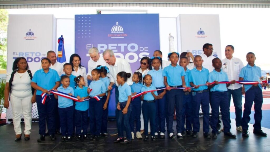 Desde Jimaní, el presidente Abinader convoca a toda la comunidad educativa a iniciar el lunes el año escolar