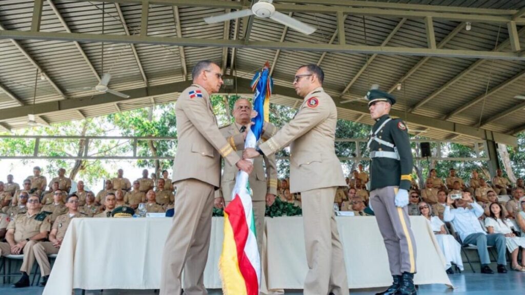 Ministro de Defensa encabeza traspasos de mando en el Ejército y la Fuerza Aérea