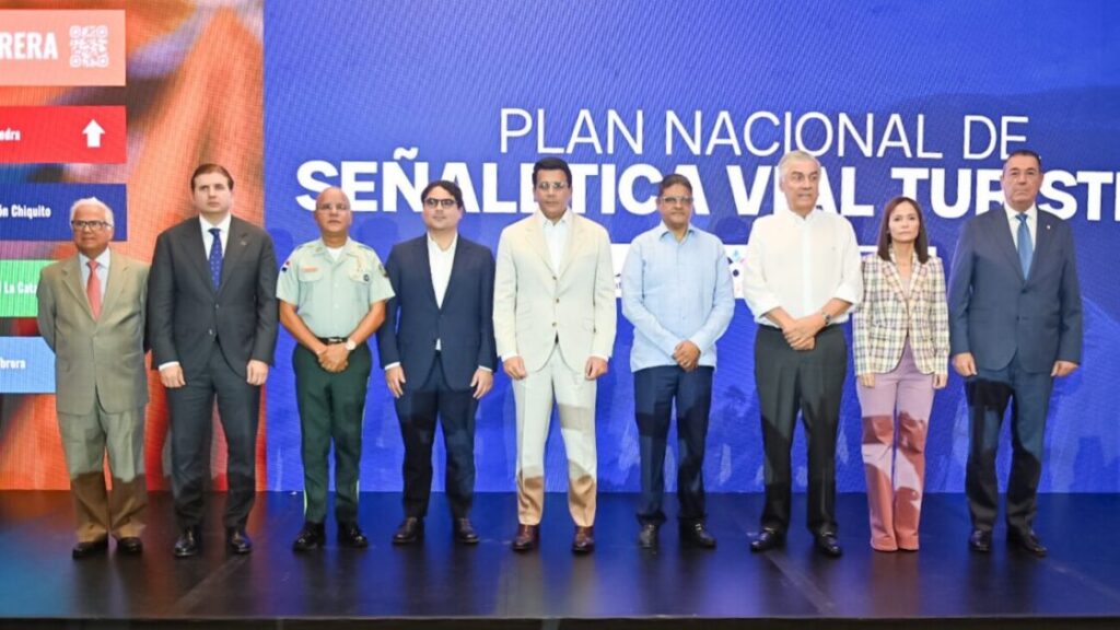 Turismo y RD Vial lanzan plan nacional de señalética turística