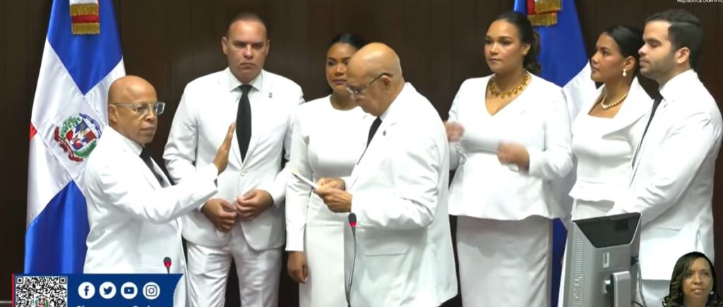 EN VIVO | @DiputadosRD  @Pachecoalfredoo  es reelecto a unanimidad para presidir la Cámara de Diputados durante el período 2026-2027  domingo 16 De agosto de 2026