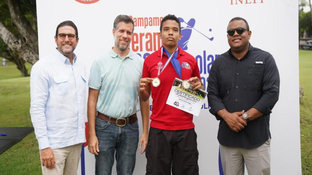 Inefi y Fedogolf premian a 32 ganadores del Campamento de Verano de Golf Escolar 2026