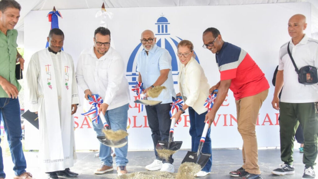 Gobierno inicia construcción de dos estaciones policiales en Santo Domingo Norte