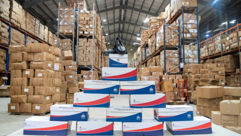 El INABIE amplía distribución de útiles escolares hacia el norte del país