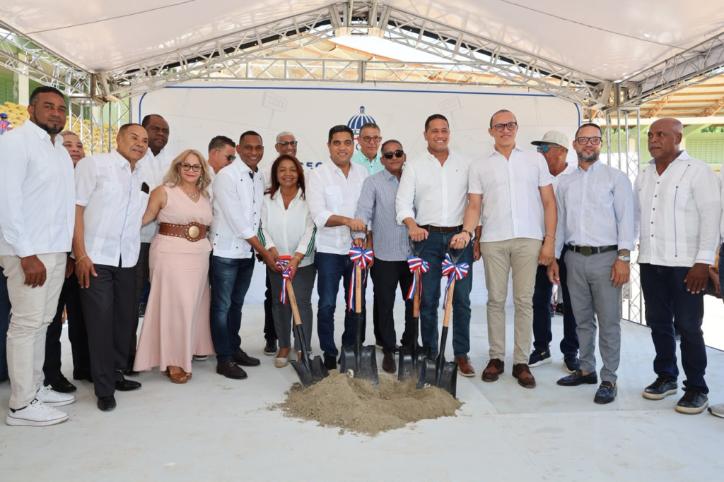 Kelvin Cruz inicia reconstrucción del estadio Hermanos Suárez en SJM con inversión de RD$75.9 millones