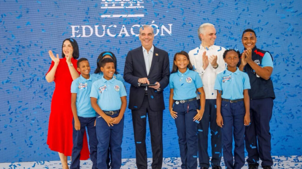 Presidente Abinader da inicio al año escolar 2026-2027 con más de dos millones de estudiantes convocados