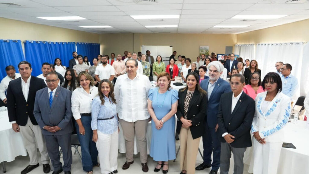 Ministerio de Salud presenta resultados de evaluación para fortalecer las Redes Integradas de Servicios de Salud en Cibao Sur
