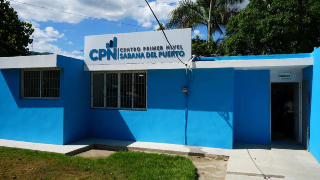 SNS acerca servicios de salud a Sabana del Puerto con entrega de remozado Centro de Primer Nivel